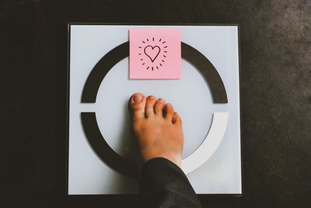 Weight - scale - foot - diet - selflove- loosing weight